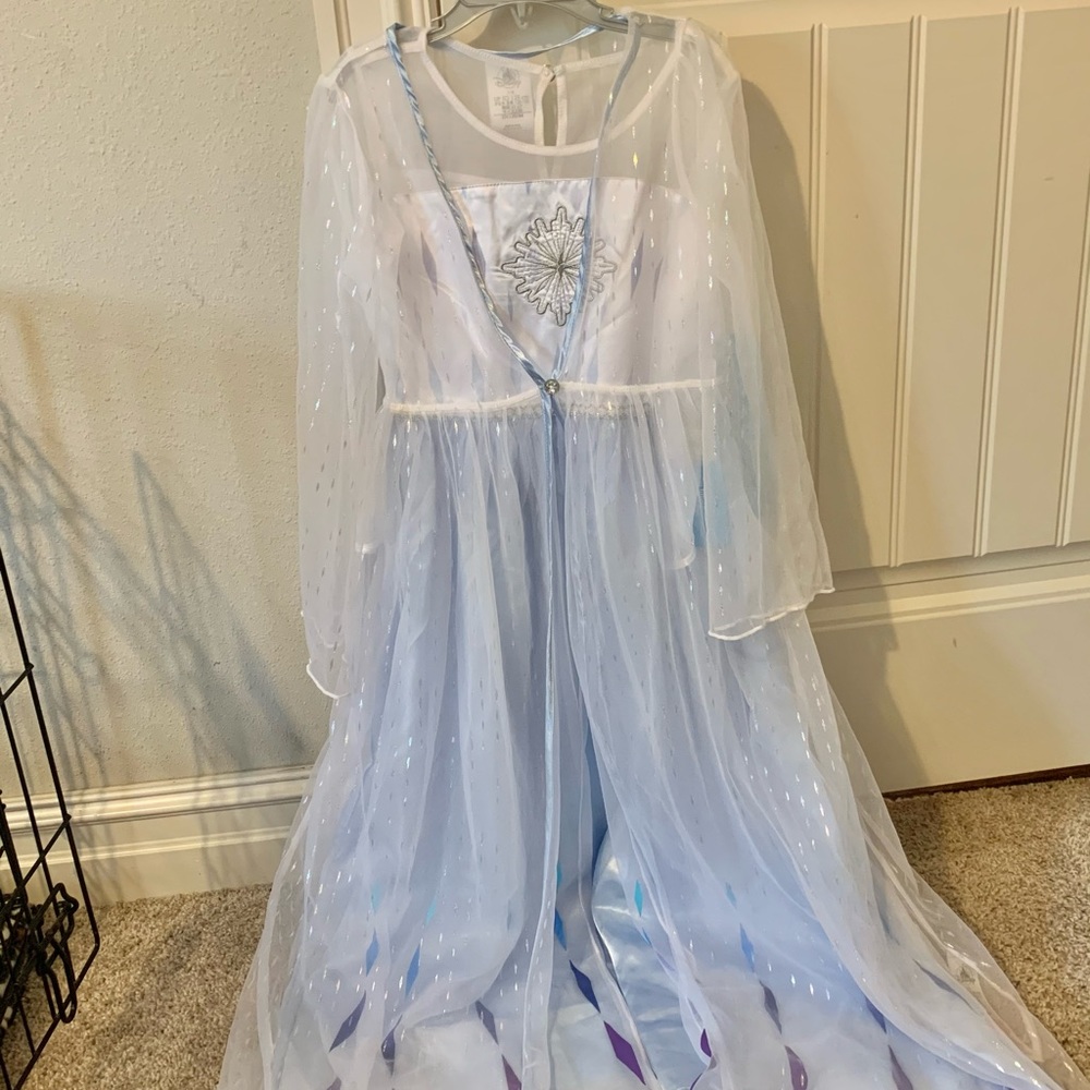 Disney store size 7/8 Elsa gown
